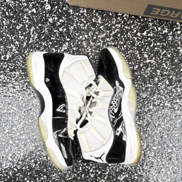 Jordan Air Jordan 11 Retro Concord Men\'s Athletic Sneakers White Black 378037-1… main image 4